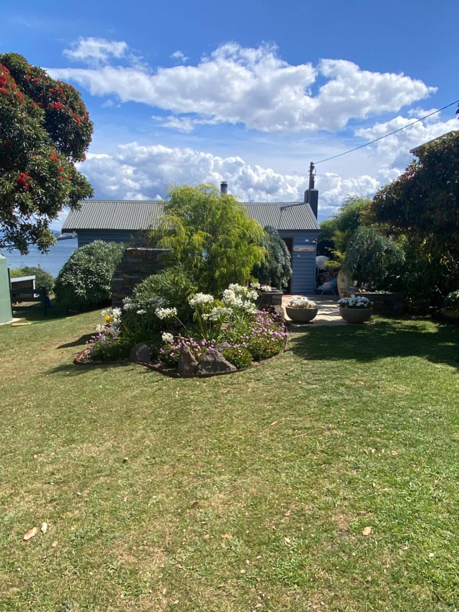 Beach Buoy Opossum Bay South Arm Exterior foto